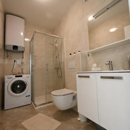 Apartman Lovre *