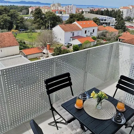 Lovre - Sea View And Private Parking شقة